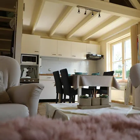 Bergh & Duin - Lakens, Elektriciteit En Water Inbegrepen